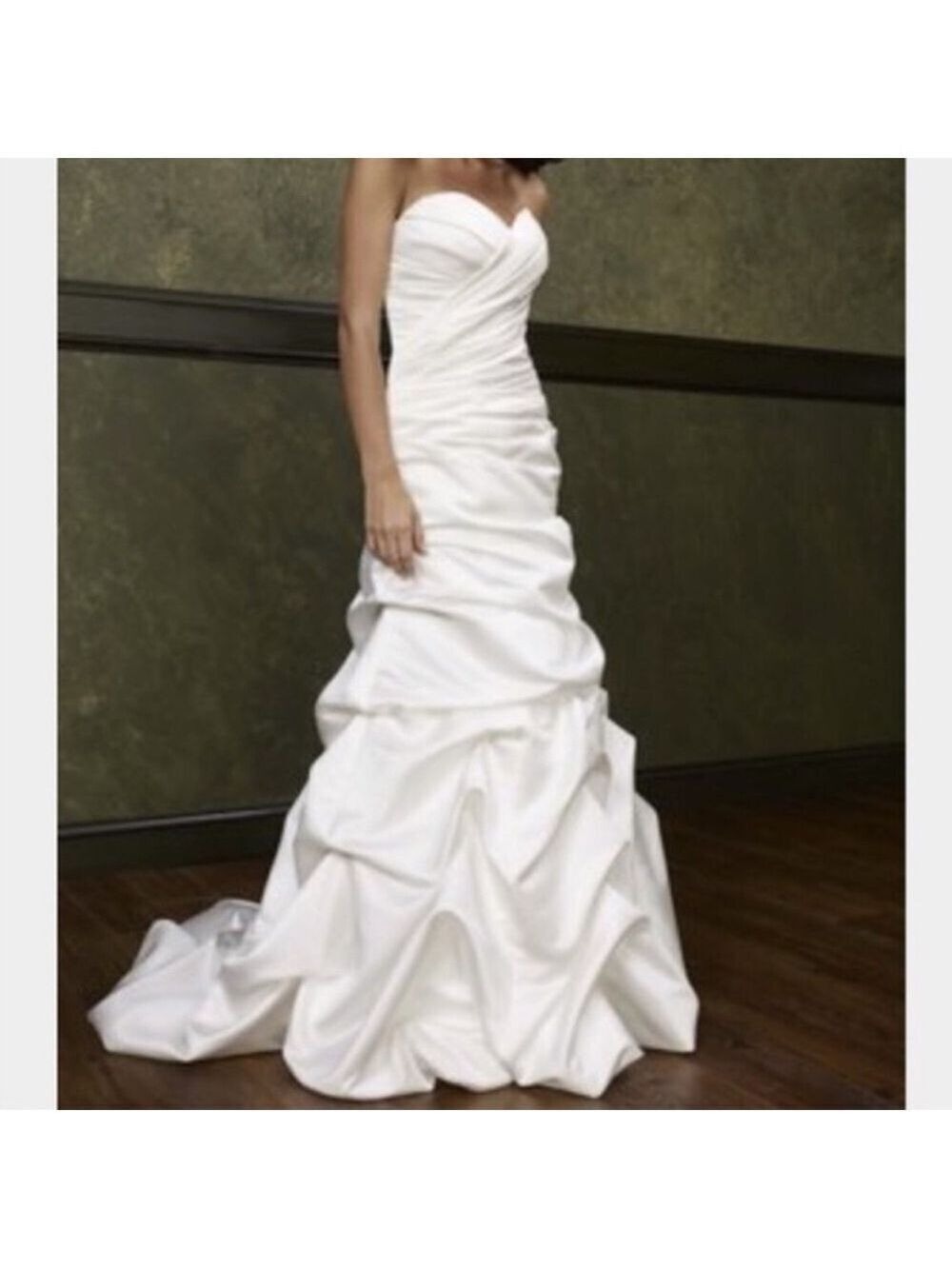 EMERALD BRIDAL COUTURIER Wedding Dress Style 9160 size 10